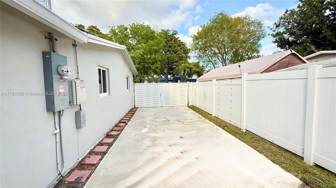 Activo con contrato: $550,000 (2 camas, 2 baños, 1089 Pies cuadrados)