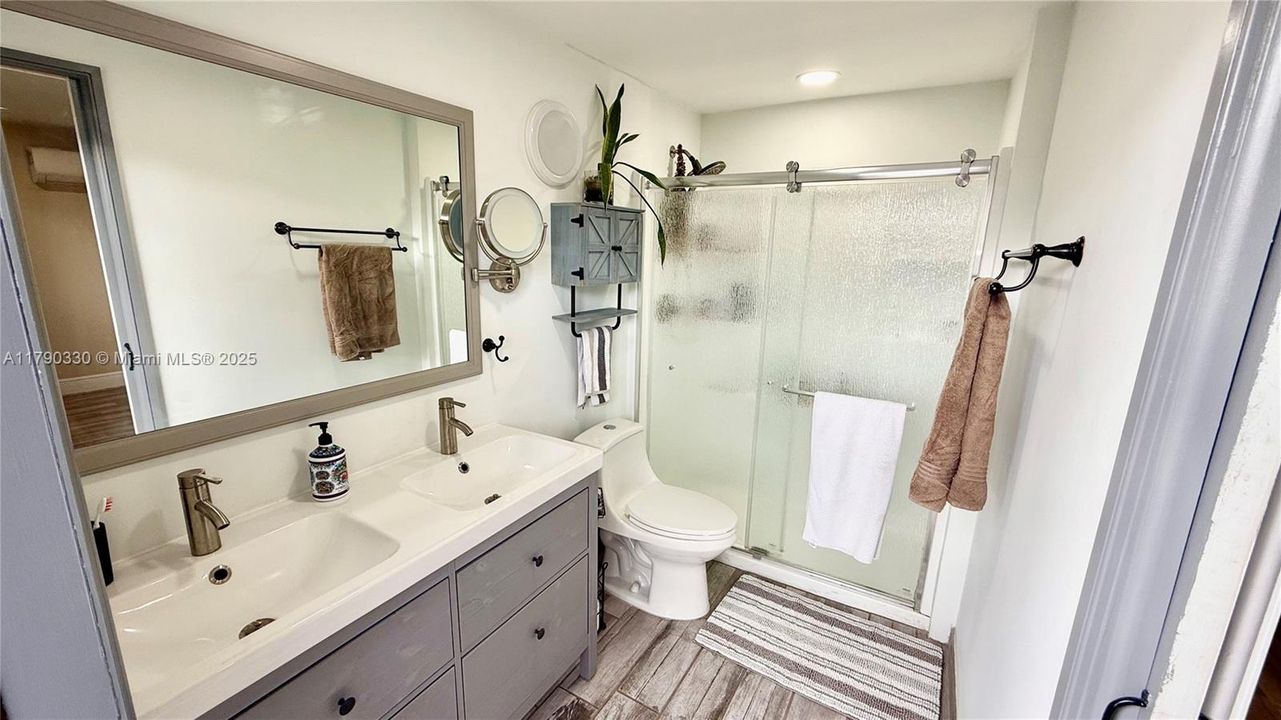 Activo con contrato: $550,000 (2 camas, 2 baños, 1089 Pies cuadrados)