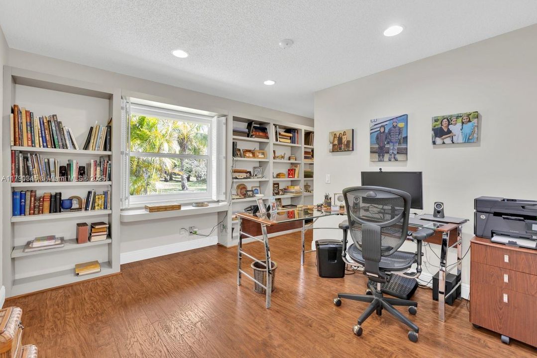 Недавно продано: $935,000 (5 спален, 3 ванн, 3617 Квадратных фут)