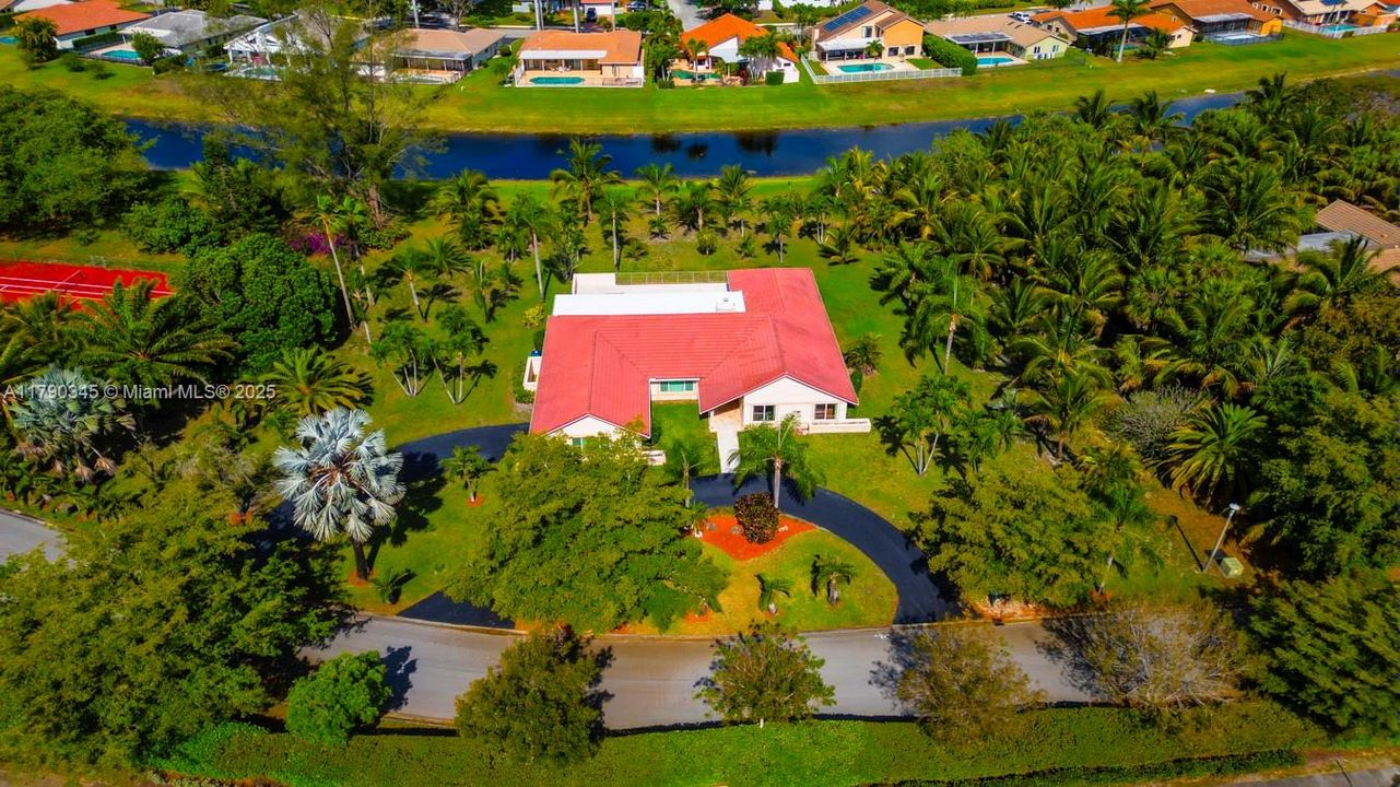 Недавно продано: $935,000 (5 спален, 3 ванн, 3617 Квадратных фут)