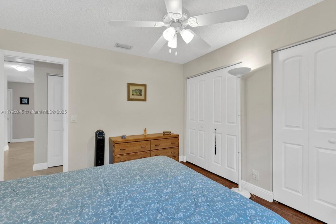 Недавно продано: $935,000 (5 спален, 3 ванн, 3617 Квадратных фут)