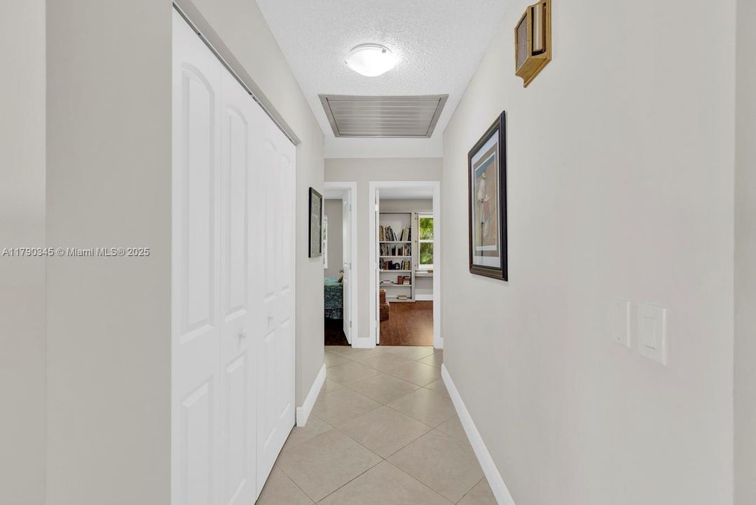 Недавно продано: $935,000 (5 спален, 3 ванн, 3617 Квадратных фут)