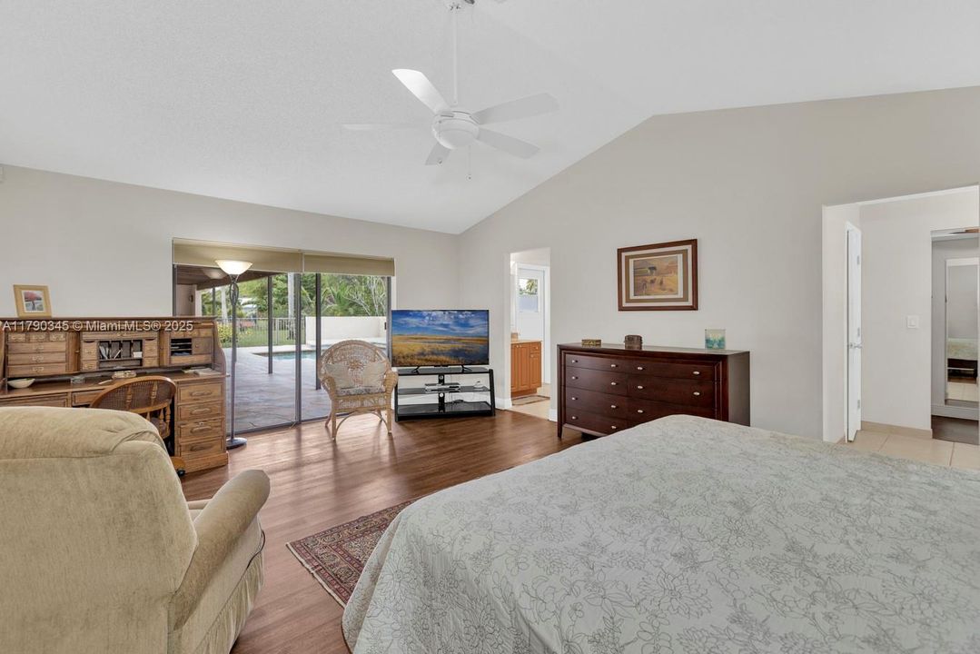 Недавно продано: $935,000 (5 спален, 3 ванн, 3617 Квадратных фут)