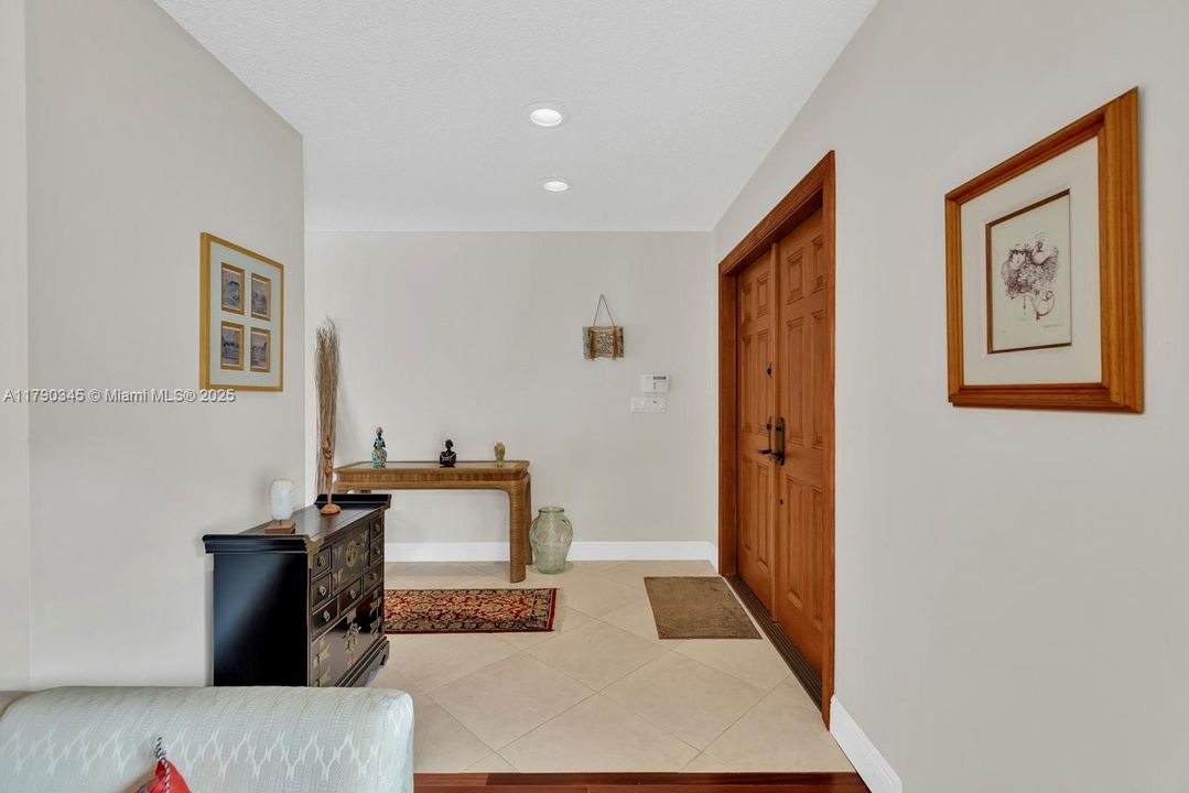 Недавно продано: $935,000 (5 спален, 3 ванн, 3617 Квадратных фут)