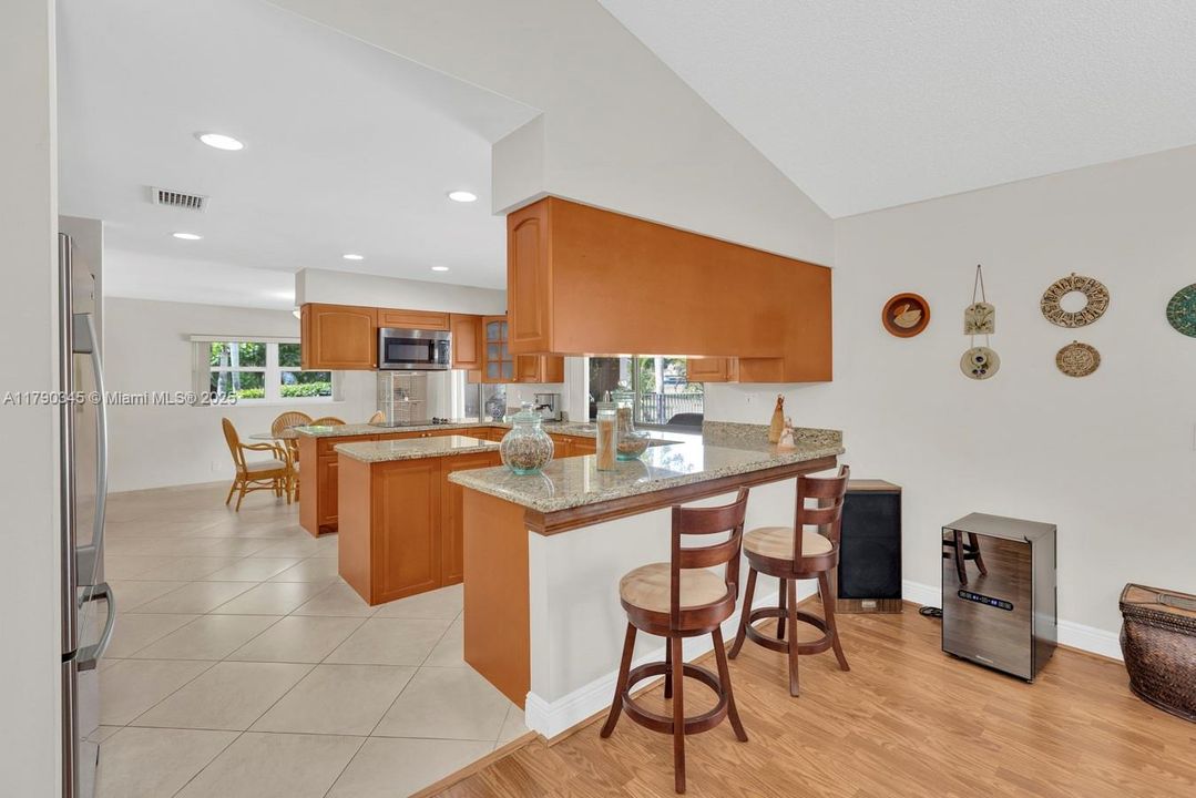 Недавно продано: $935,000 (5 спален, 3 ванн, 3617 Квадратных фут)