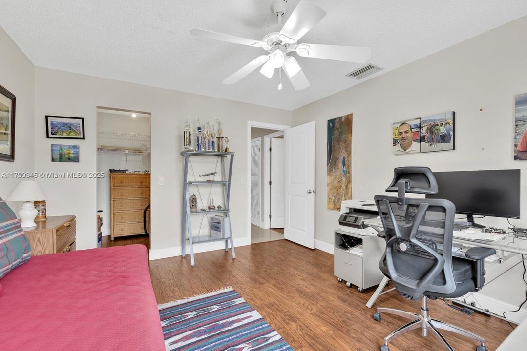 Недавно продано: $935,000 (5 спален, 3 ванн, 3617 Квадратных фут)