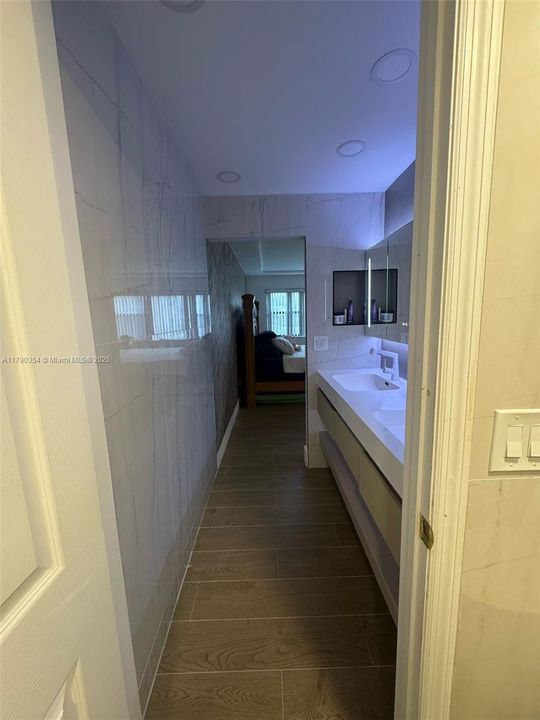 Recently Rented: $2,000 (2 beds, 2 baths, 1197 Square Feet)