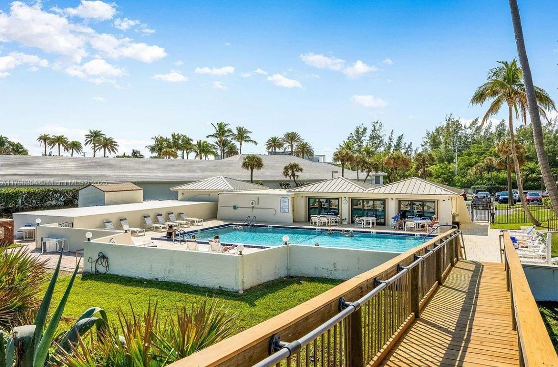 Recently Rented: $2,000 (2 beds, 2 baths, 1197 Square Feet)