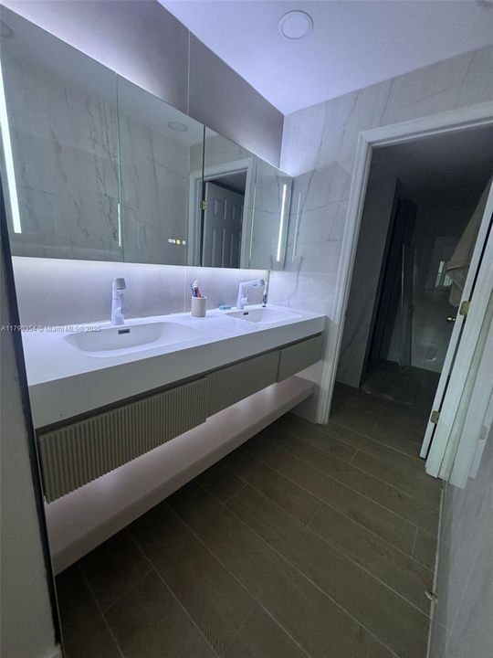 Recently Rented: $2,000 (2 beds, 2 baths, 1197 Square Feet)