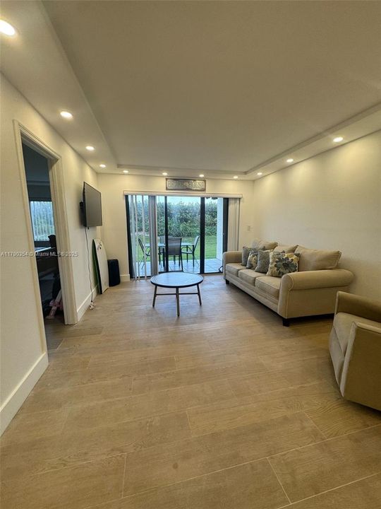 Recently Rented: $2,000 (2 beds, 2 baths, 1197 Square Feet)