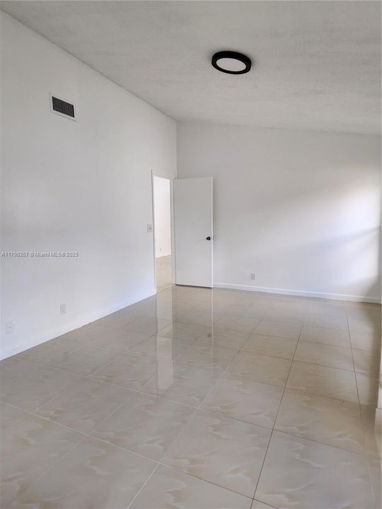 На продажу: $597,800 (3 спален, 2 ванн, 1484 Квадратных фут)