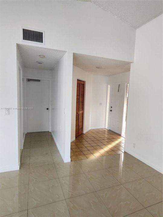 На продажу: $597,800 (3 спален, 2 ванн, 1484 Квадратных фут)