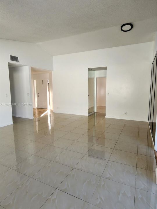 На продажу: $597,800 (3 спален, 2 ванн, 1484 Квадратных фут)