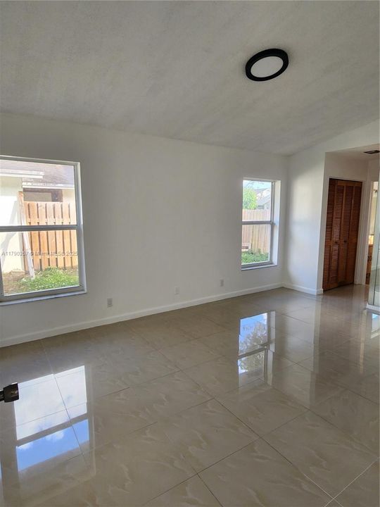 На продажу: $597,800 (3 спален, 2 ванн, 1484 Квадратных фут)