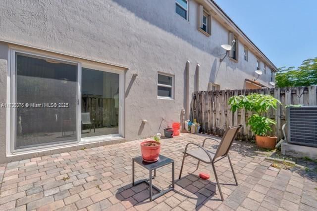 For Sale: $417,000 (3 beds, 2 baths, 1562 Square Feet)