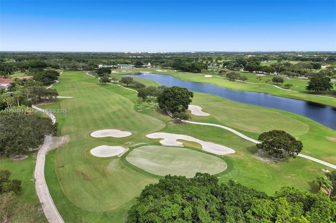 Vendido Recientemente: $3,469,000 (5 camas, 6 baños, 4124 Pies cuadrados)