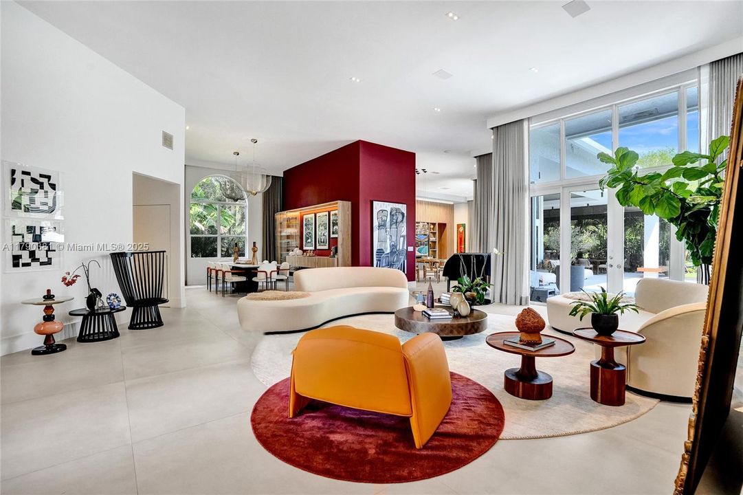 Vendido Recientemente: $3,469,000 (5 camas, 6 baños, 4124 Pies cuadrados)