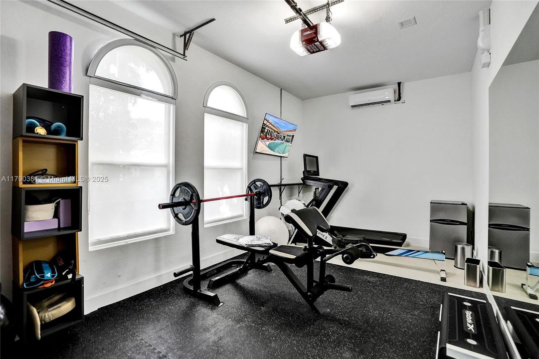 Vendido Recientemente: $3,469,000 (5 camas, 6 baños, 4124 Pies cuadrados)