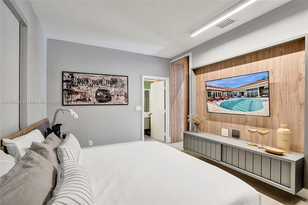 Vendido Recientemente: $3,469,000 (5 camas, 6 baños, 4124 Pies cuadrados)