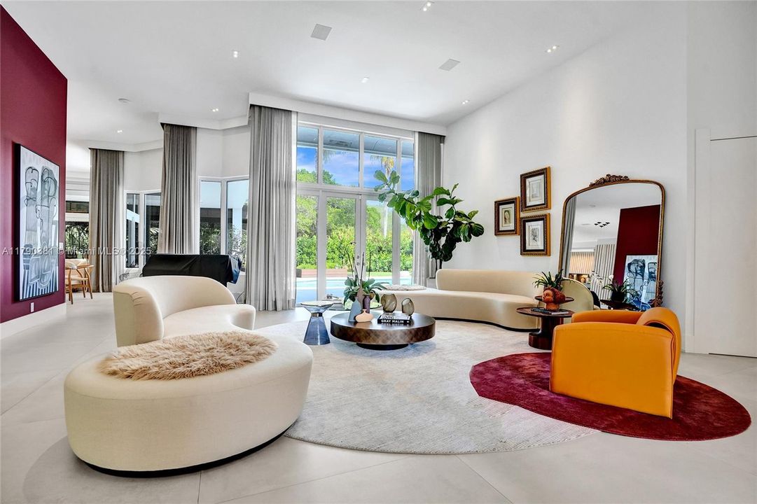 Vendido Recientemente: $3,469,000 (5 camas, 6 baños, 4124 Pies cuadrados)