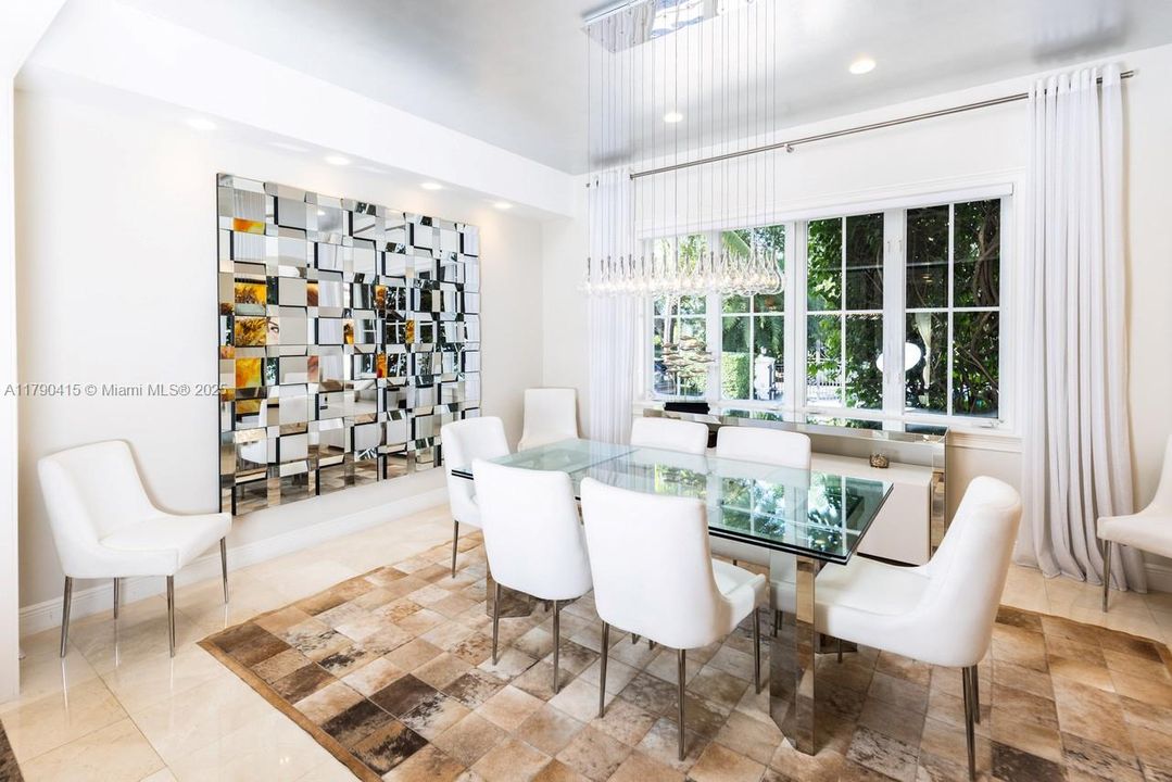 待售: $11,395,000 (5 贝兹, 5 浴室, 5053 平方英尺)