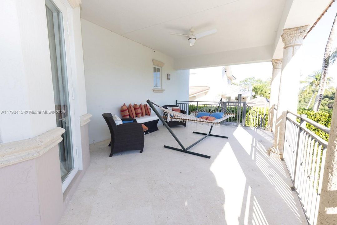 待售: $11,395,000 (5 贝兹, 5 浴室, 5053 平方英尺)