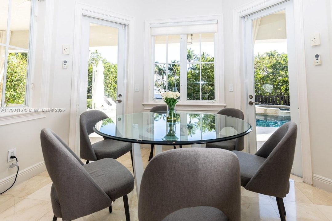 待售: $11,395,000 (5 贝兹, 5 浴室, 5053 平方英尺)