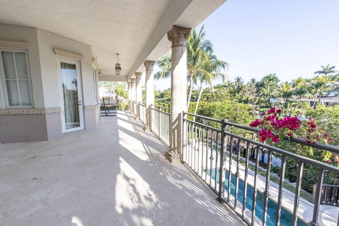 待售: $11,395,000 (5 贝兹, 5 浴室, 5053 平方英尺)