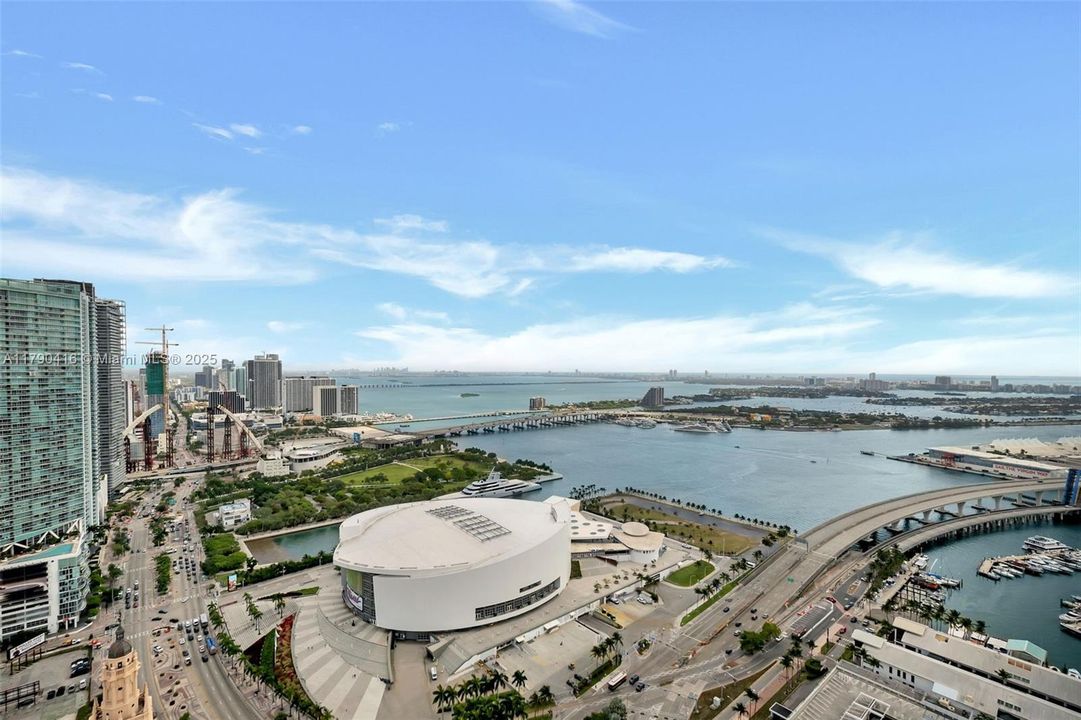 En Venta: $1,099,000 (3 camas, 3 baños, 1150 Pies cuadrados)