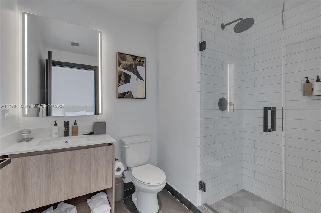 En Venta: $1,099,000 (3 camas, 3 baños, 1150 Pies cuadrados)