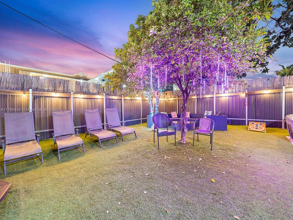 Recently Sold: $775,000 (4 beds, 2 baths, 1356 Square Feet)