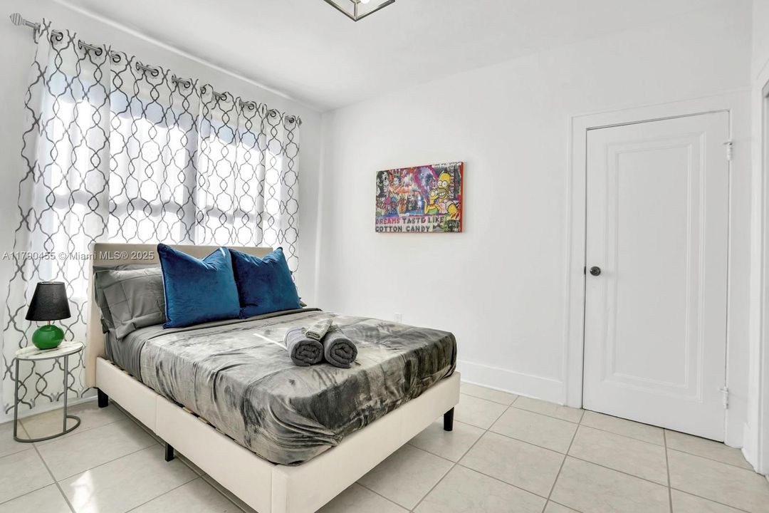 Recently Sold: $775,000 (4 beds, 2 baths, 1356 Square Feet)