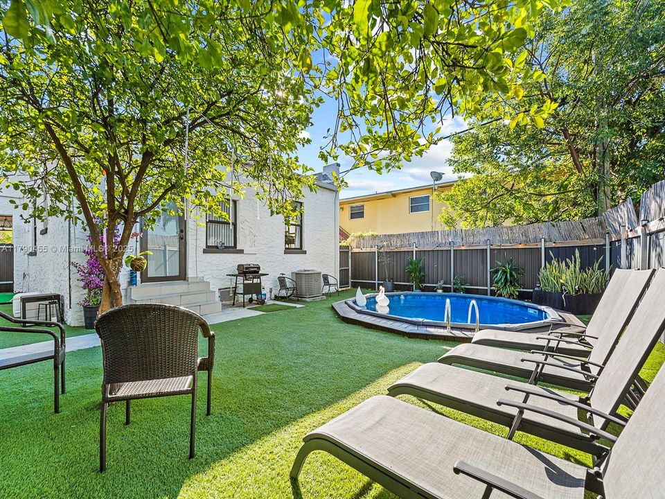 Recently Sold: $775,000 (4 beds, 2 baths, 1356 Square Feet)