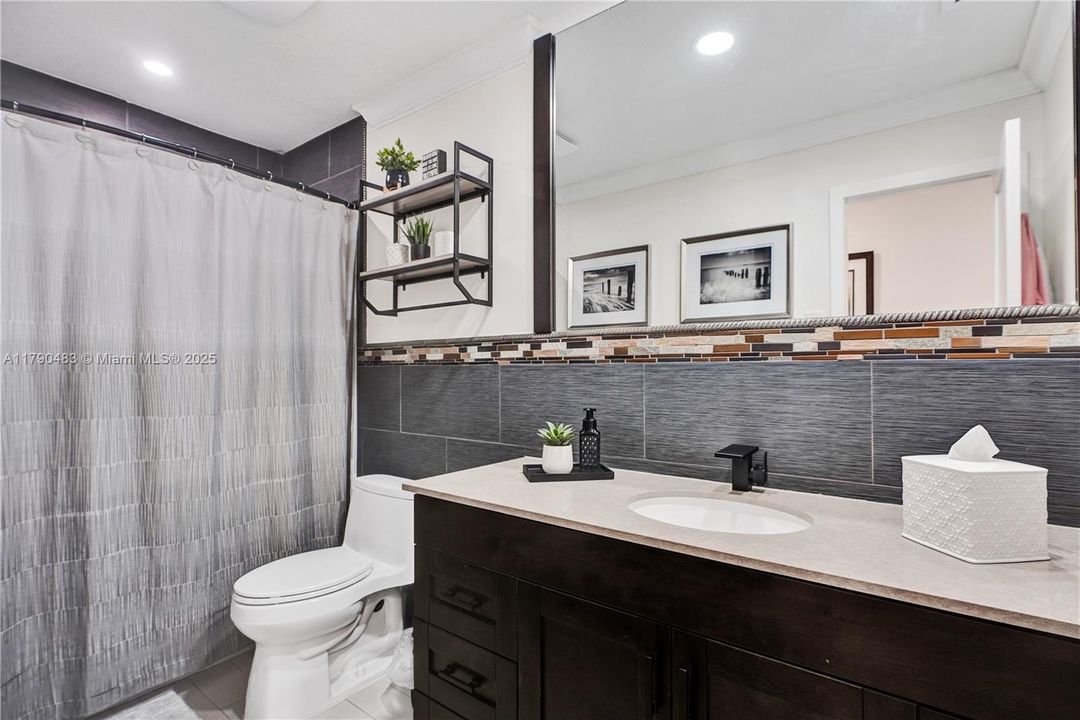 Recently Sold: $935,000 (4 beds, 2 baths, 2485 Square Feet)