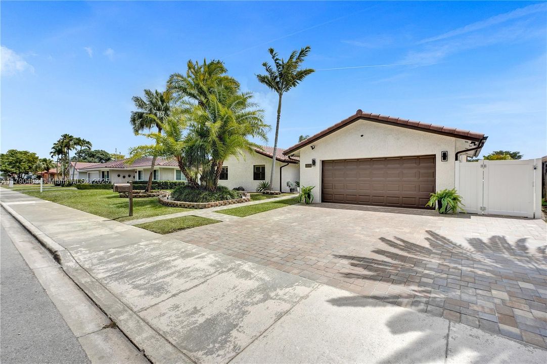 Recently Sold: $935,000 (4 beds, 2 baths, 2485 Square Feet)