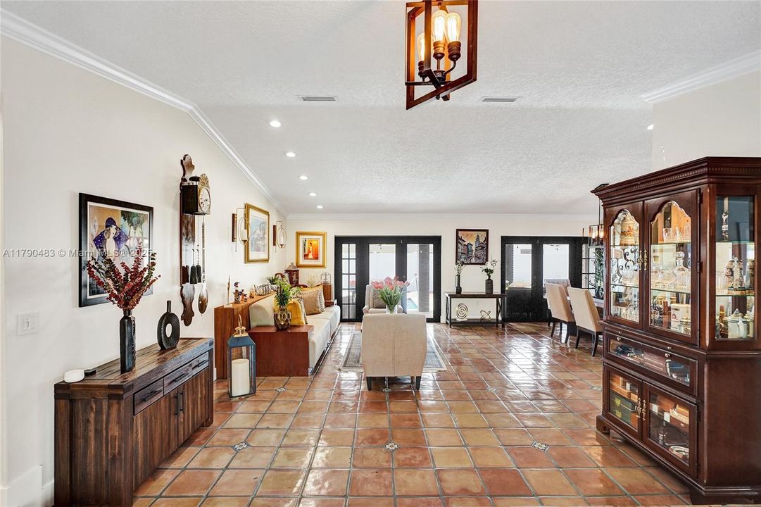 Recently Sold: $935,000 (4 beds, 2 baths, 2485 Square Feet)