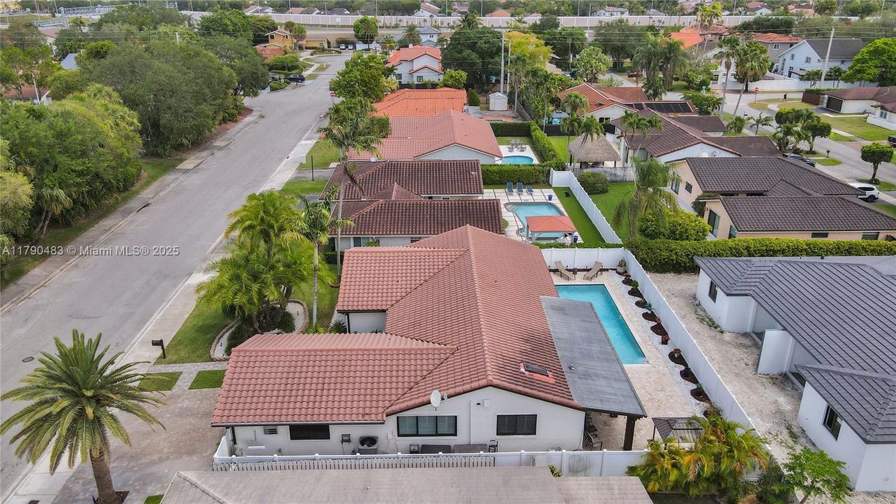 Recently Sold: $935,000 (4 beds, 2 baths, 2485 Square Feet)