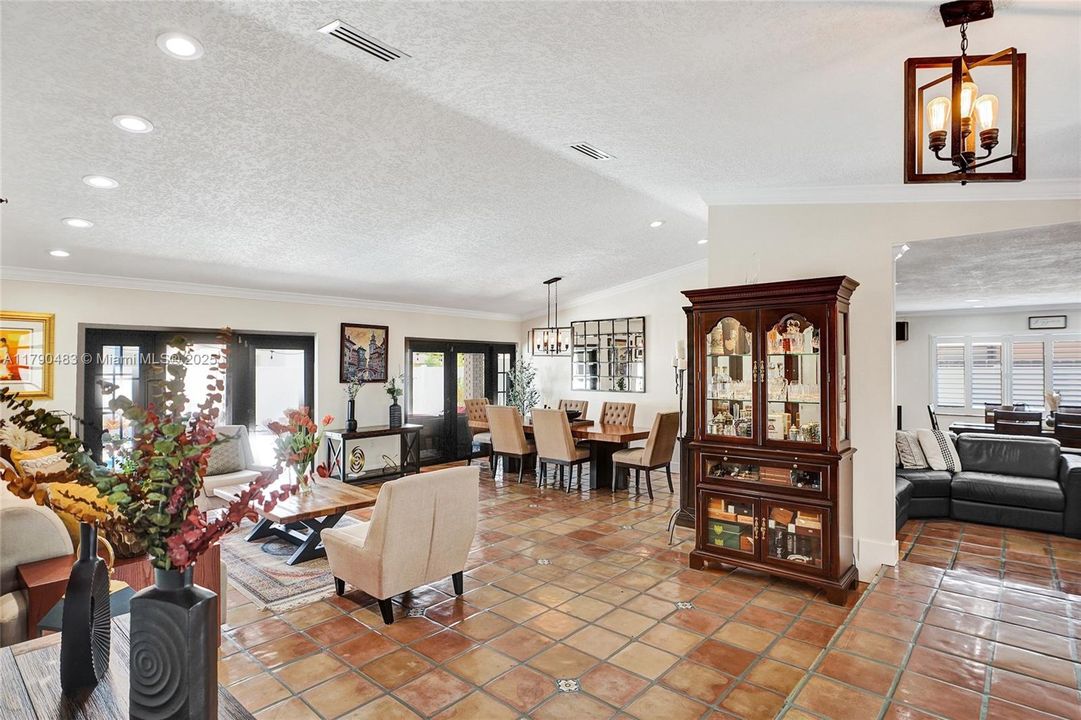 Recently Sold: $935,000 (4 beds, 2 baths, 2485 Square Feet)