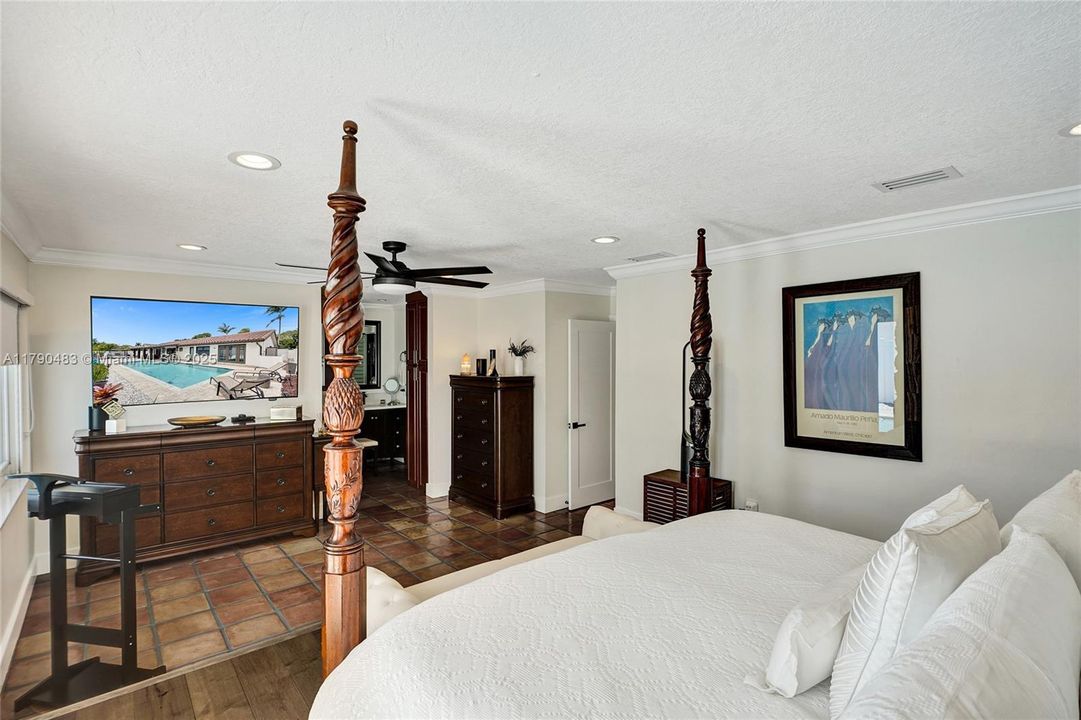 Recently Sold: $935,000 (4 beds, 2 baths, 2485 Square Feet)