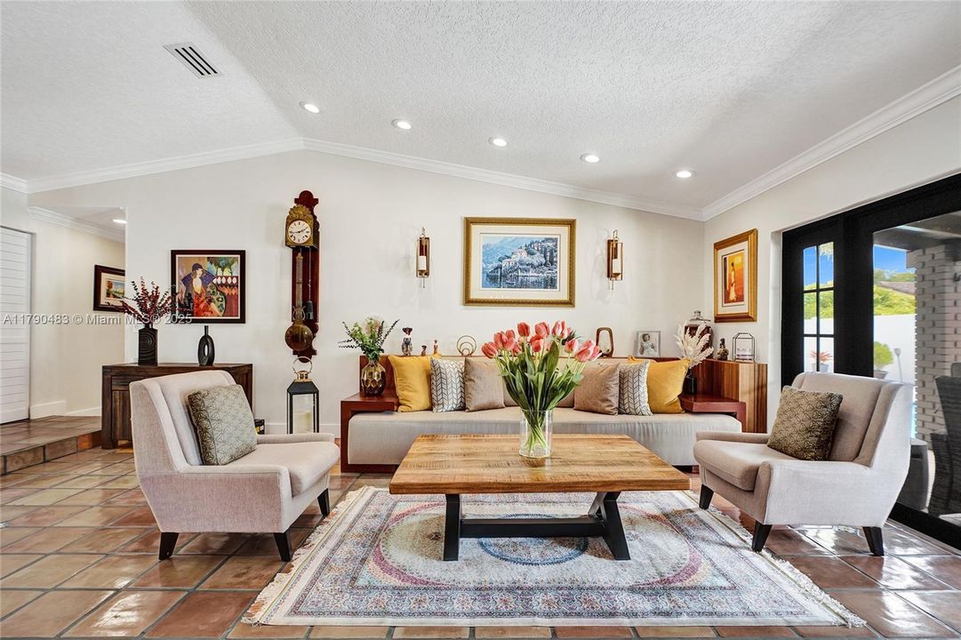 Recently Sold: $935,000 (4 beds, 2 baths, 2485 Square Feet)