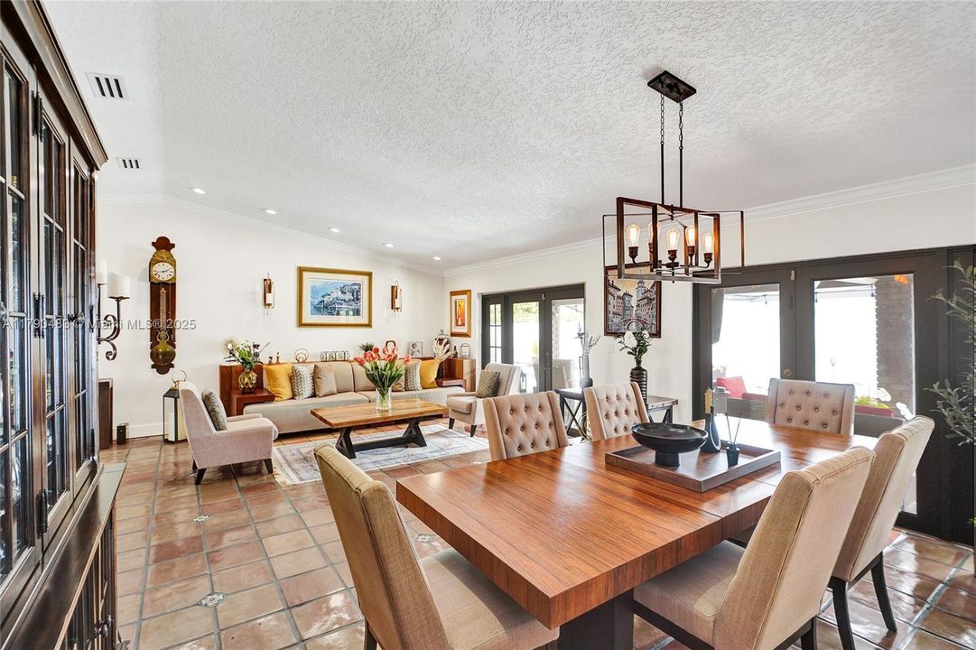 Recently Sold: $935,000 (4 beds, 2 baths, 2485 Square Feet)