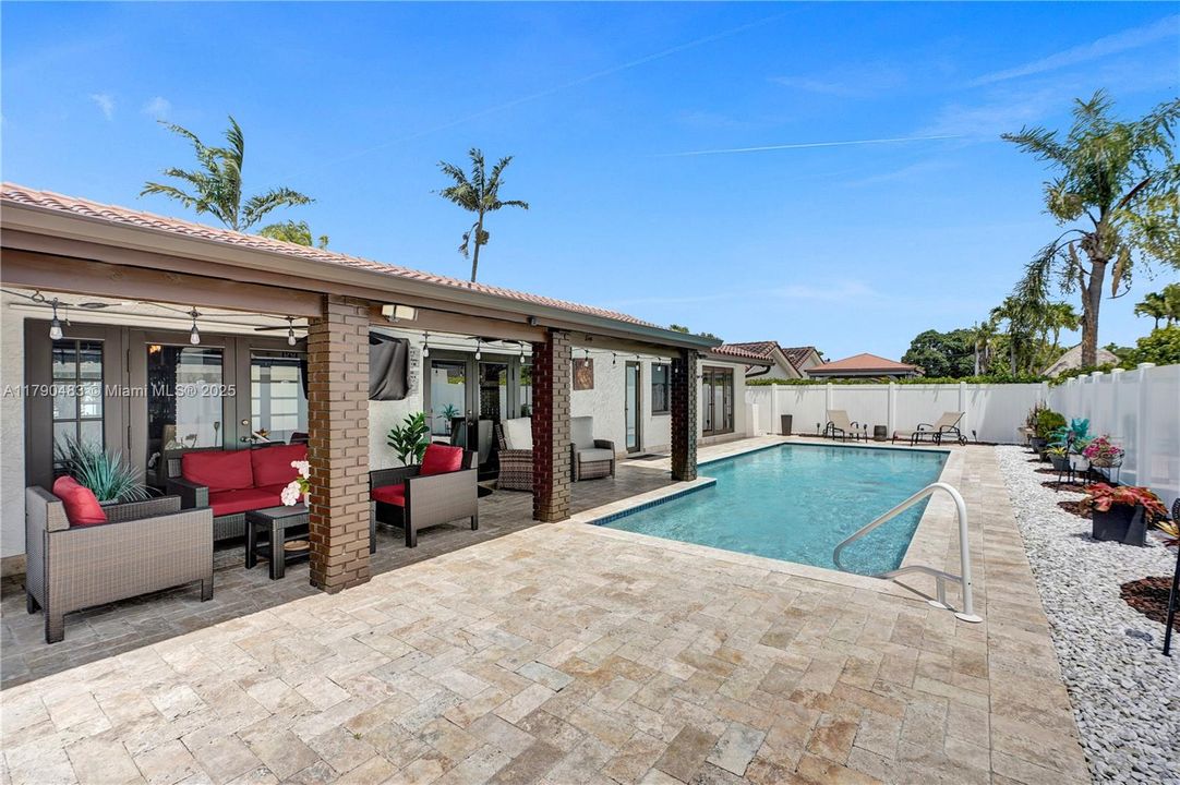 Recently Sold: $935,000 (4 beds, 2 baths, 2485 Square Feet)