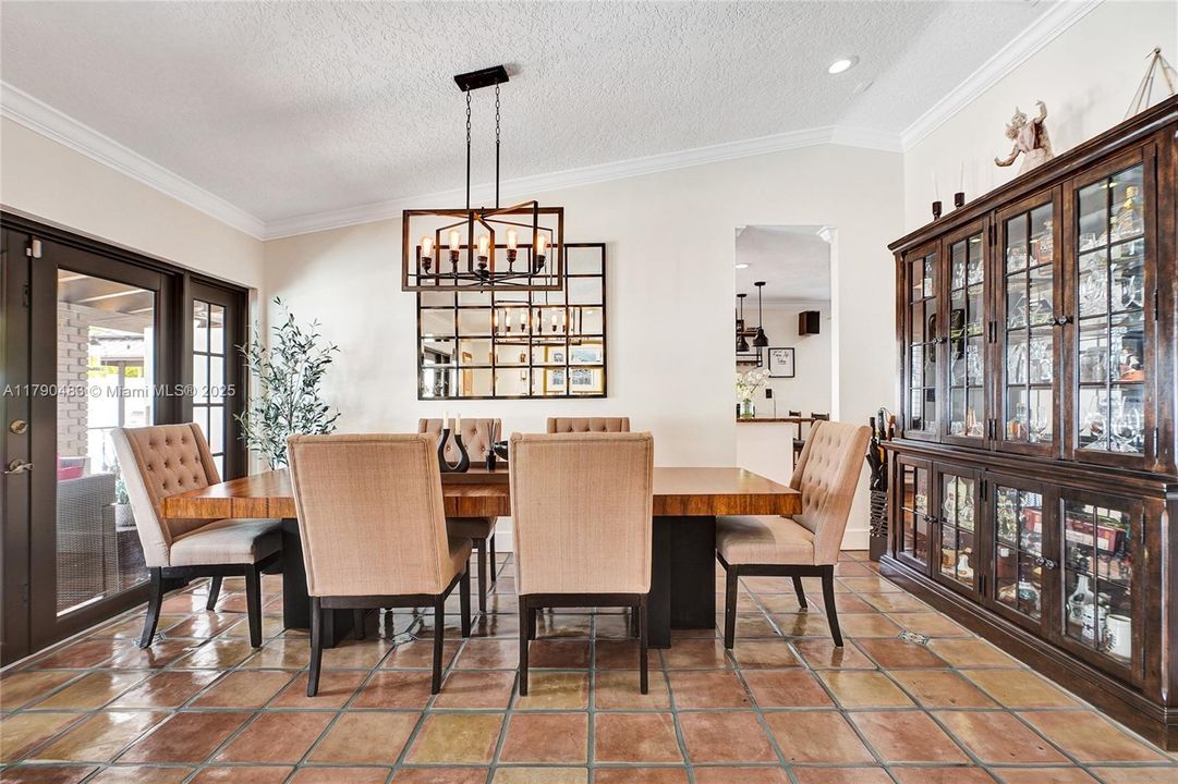 Recently Sold: $935,000 (4 beds, 2 baths, 2485 Square Feet)