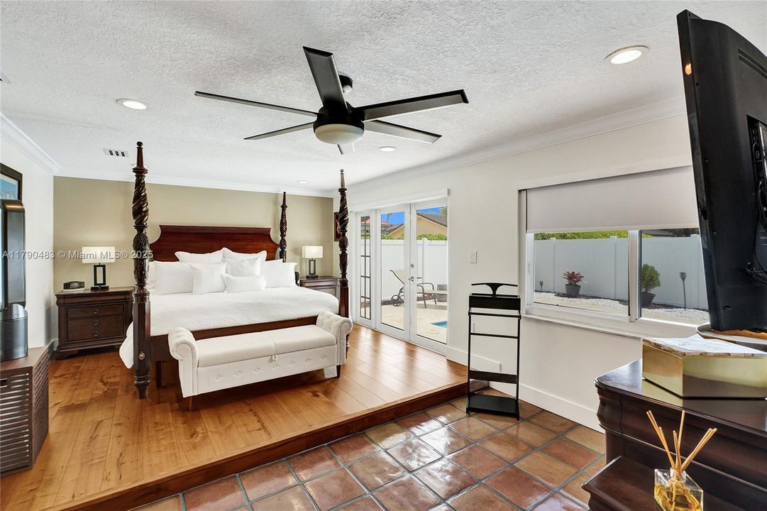 Recently Sold: $935,000 (4 beds, 2 baths, 2485 Square Feet)