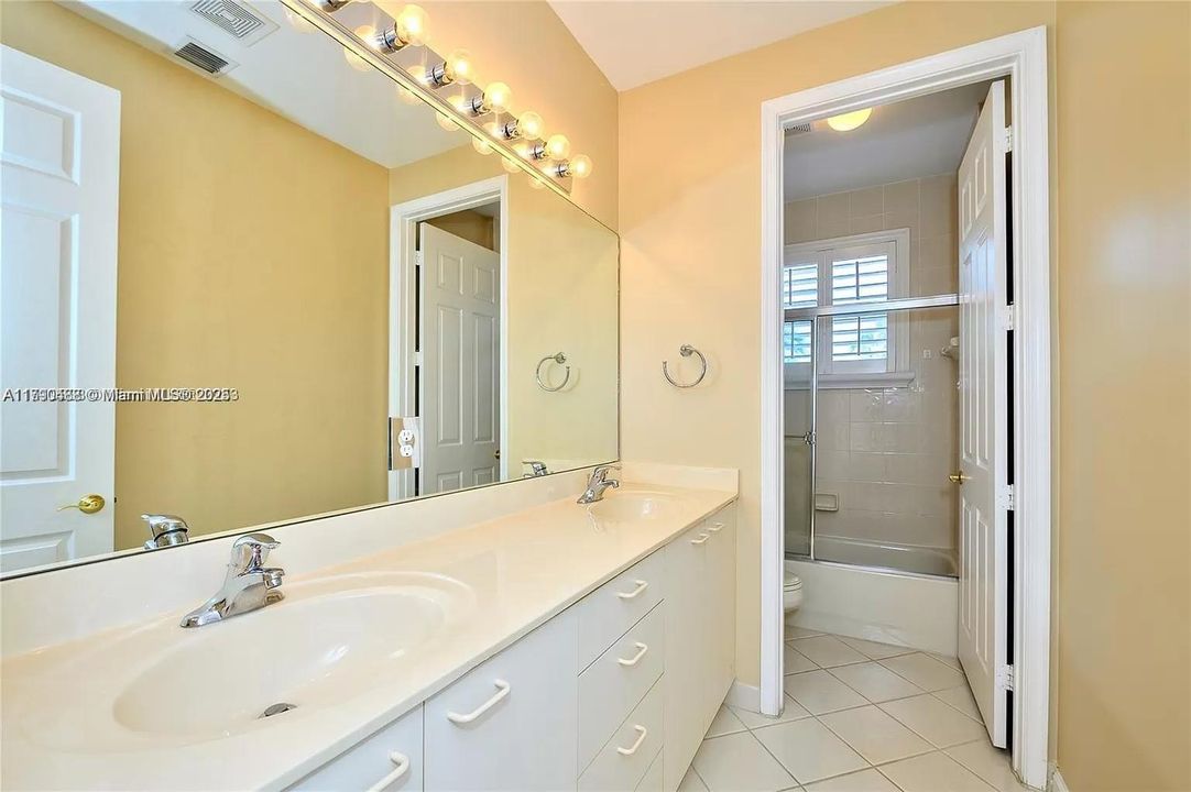 En Venta: $1,750,000 (5 camas, 6 baños, 4270 Pies cuadrados)