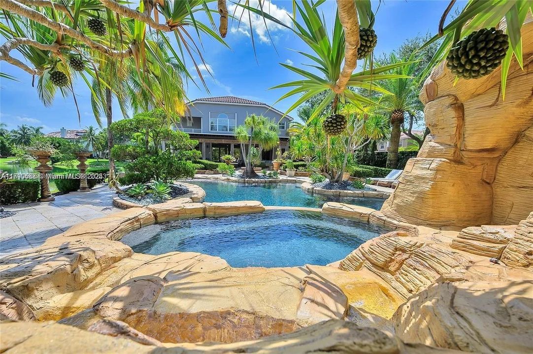 En Venta: $1,750,000 (5 camas, 6 baños, 4270 Pies cuadrados)