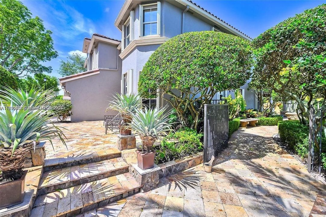 En Venta: $1,750,000 (5 camas, 6 baños, 4270 Pies cuadrados)