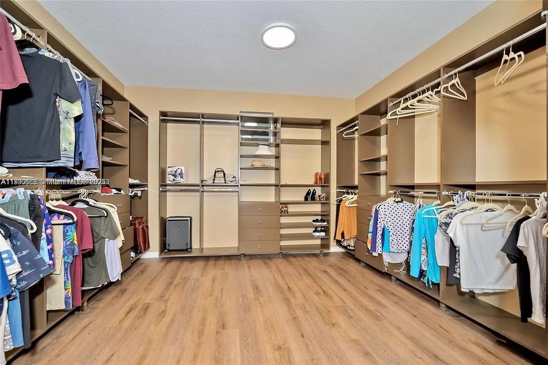 En Venta: $1,750,000 (5 camas, 6 baños, 4270 Pies cuadrados)