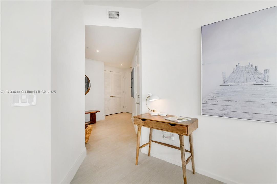 最近售出: $1,050,000 (3 贝兹, 2 浴室, 1361 平方英尺)