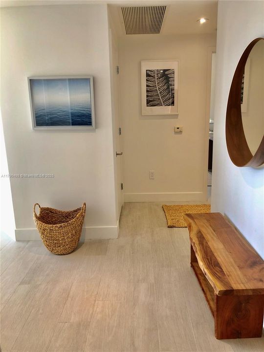 最近售出: $1,050,000 (3 贝兹, 2 浴室, 1361 平方英尺)